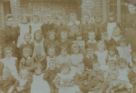 Group of boys and girls - thumbnail image