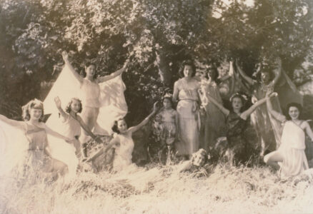 Female dancers pose outside - thumbnail image