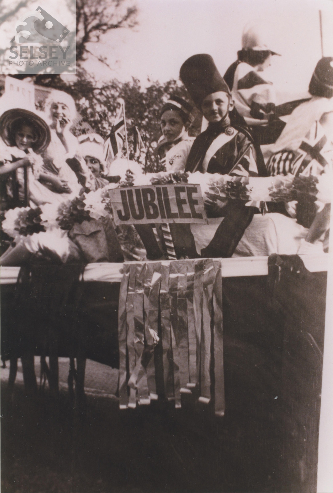 King George V Silver Jubilee Parade float - featured image