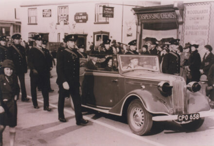 Remembrance Day Parade in the High Street - thumbnail image