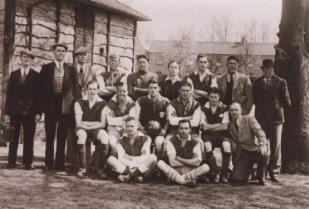 Football team - thumbnail image