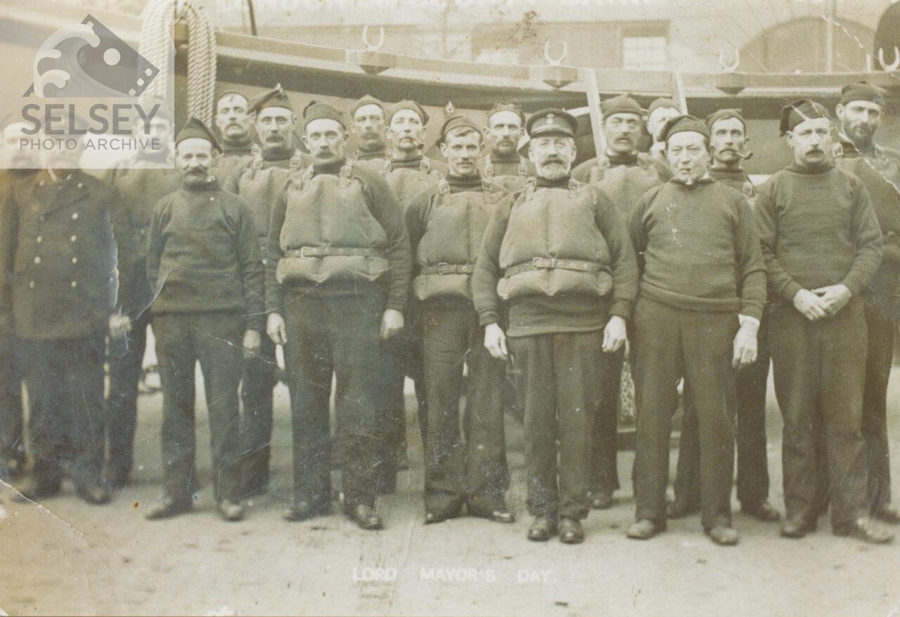 Lifeboat crew - featured image