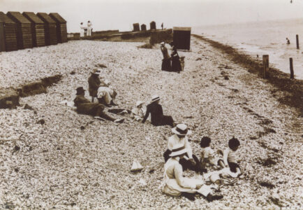 Beach scene - thumbnail image