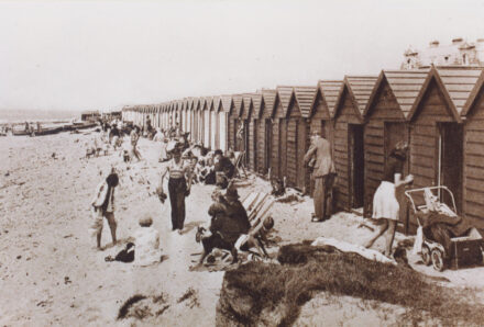 Beach huts - thumbnail image