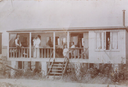 Converted railway carriage home - thumbnail image