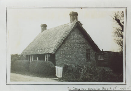 Thatched cottage - thumbnail image