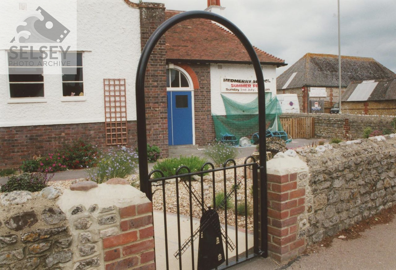 Selsey: Medmerry School grounds - featured image