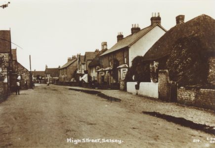 Selsey: High Street looking north - thumbnail image