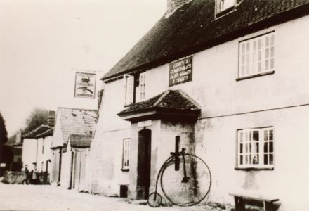 Sidlesham: Crab and Lobster Pub - thumbnail image