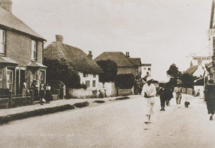 Selsey: High Street - thumbnail image