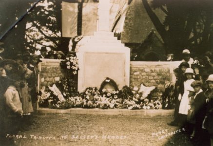 Selsey: War memorial - thumbnail image
