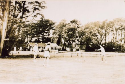 Selsey: Tennis courts - thumbnail image