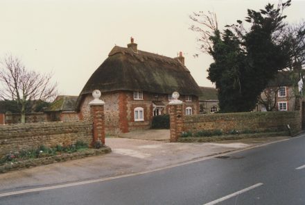 Selsey: Thatched building - thumbnail image