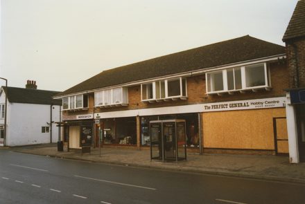 Selsey: High Street shops - thumbnail image