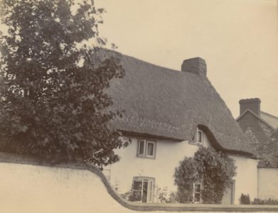 Selsey: A thatched cottage - thumbnail image